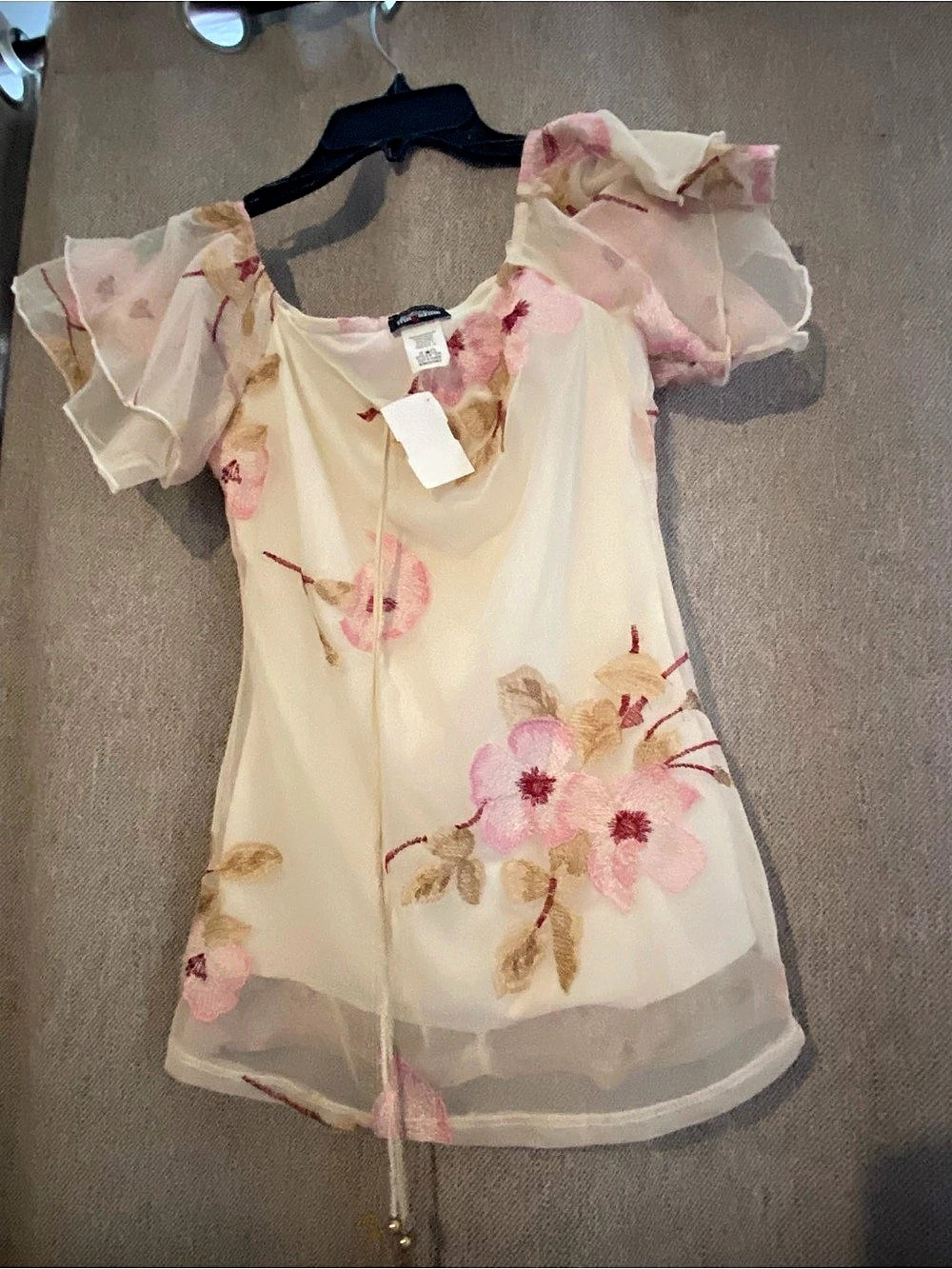 Floral Sheer Sleeve Blouse in Cream & Pink Size Medium NWT